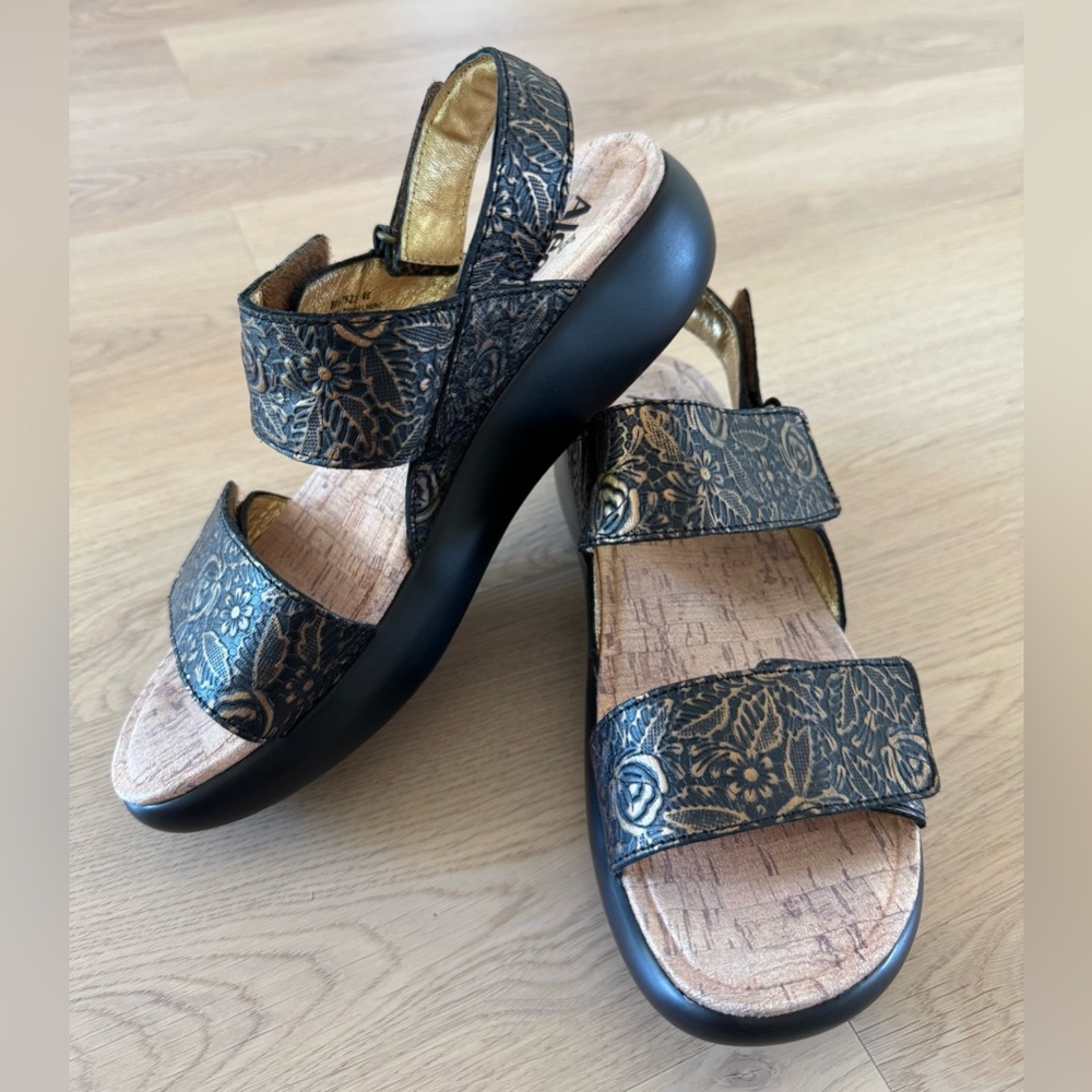 Alegria Black and Gold Sandals Size 10 Cork Bed